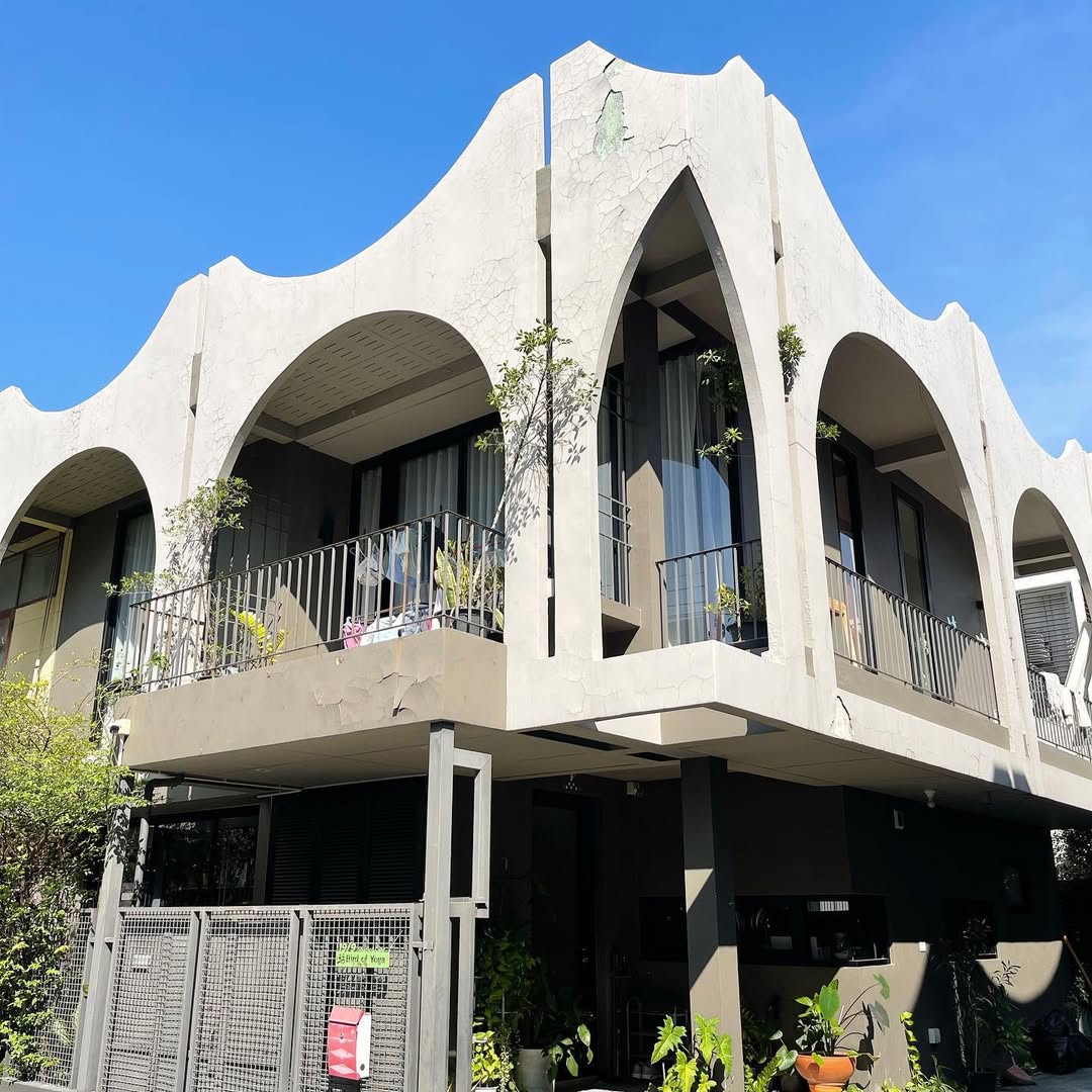 Bird of Yoga - Photo 2